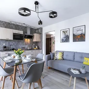 https://apartament-konopnickiej-11-8.karpacz-hotel.com