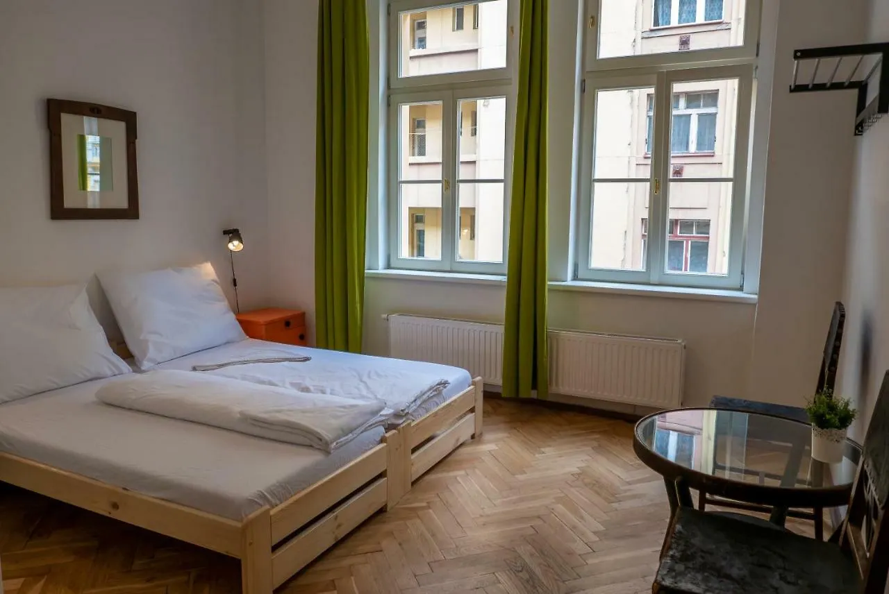 Clown And Bard Hostel Praga