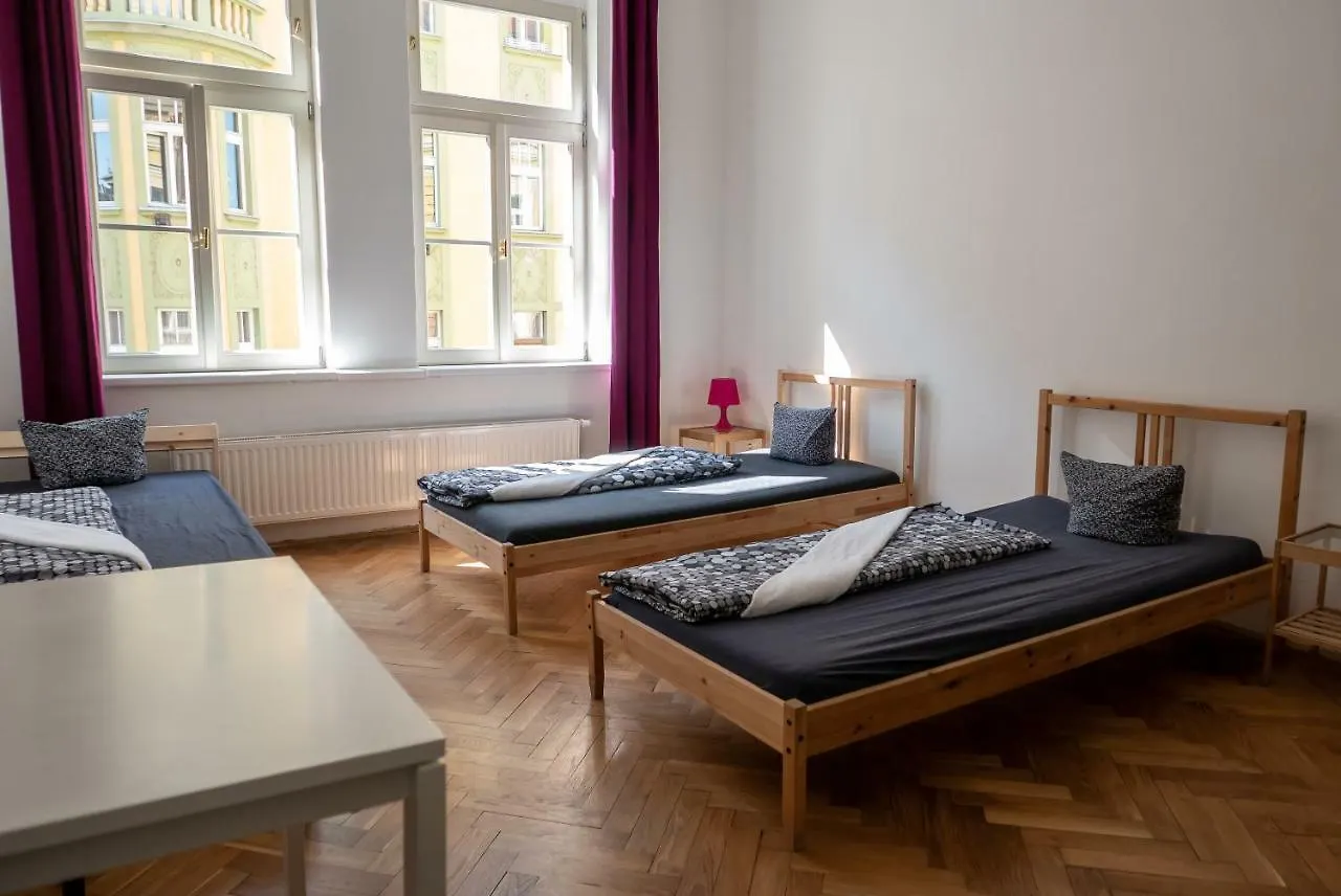 Clown And Bard Hostel Praga